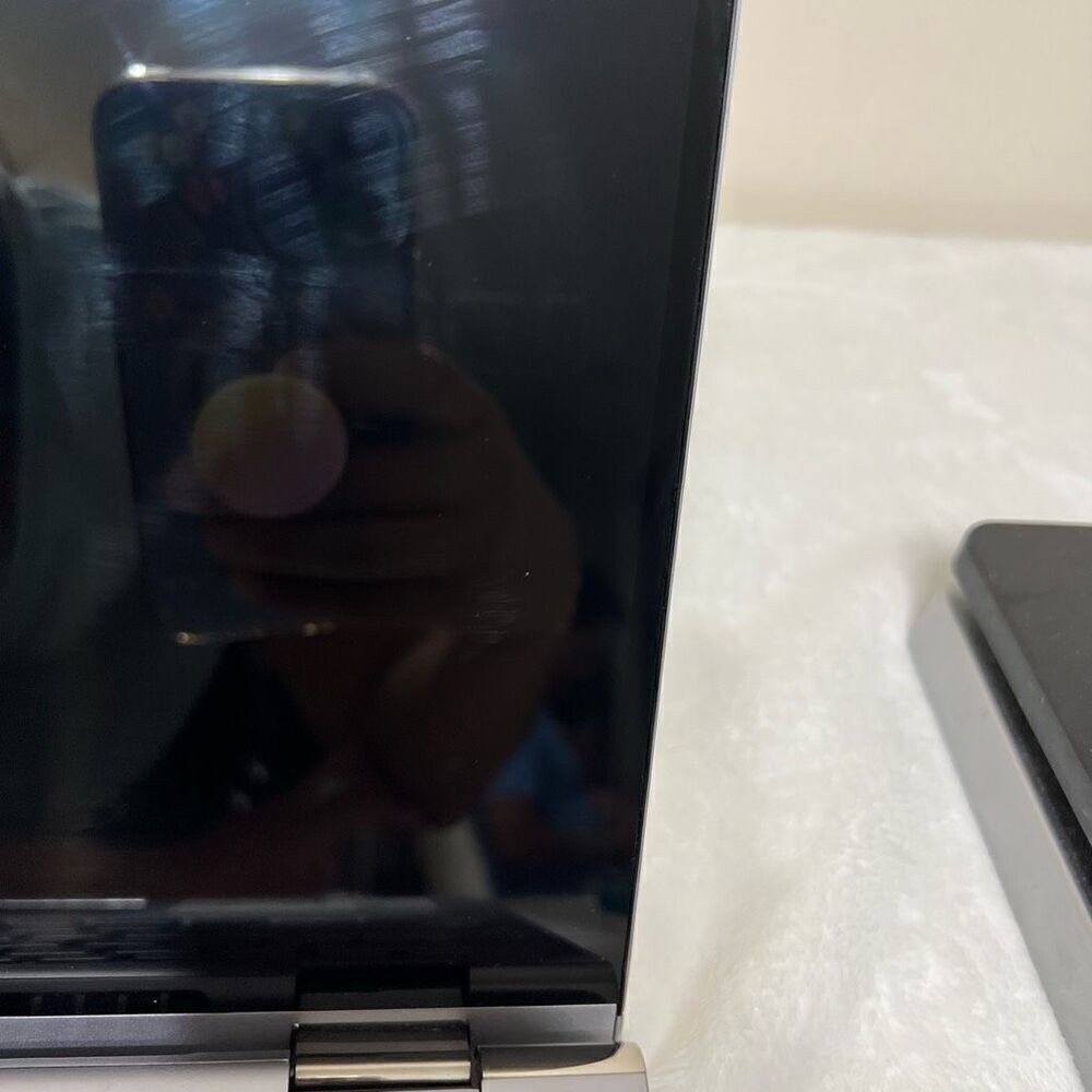 Asus Zenbook Q406DA Touchscreen Laptop - Picture 7 of 10